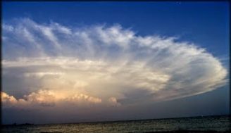 UFO UFO Mutterschiff Wolke