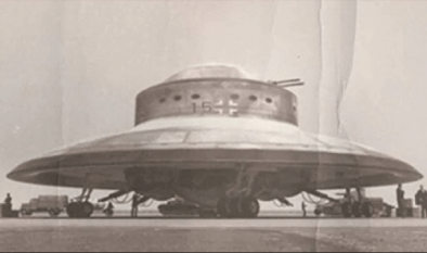 Haunebu mit Mannschaft